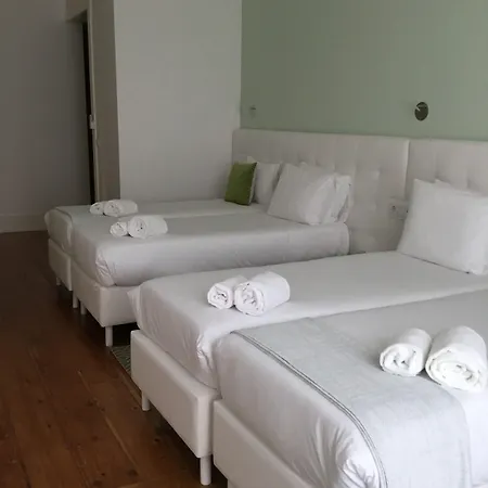 Alojamento de Acomodação e Pequeno-almoço Turista Da Trindade 4*