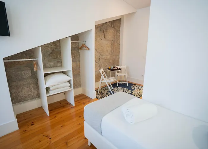 Turista Da Trindade B&B 포르투