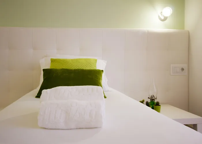 B&B Turista Da Trindade 포르투