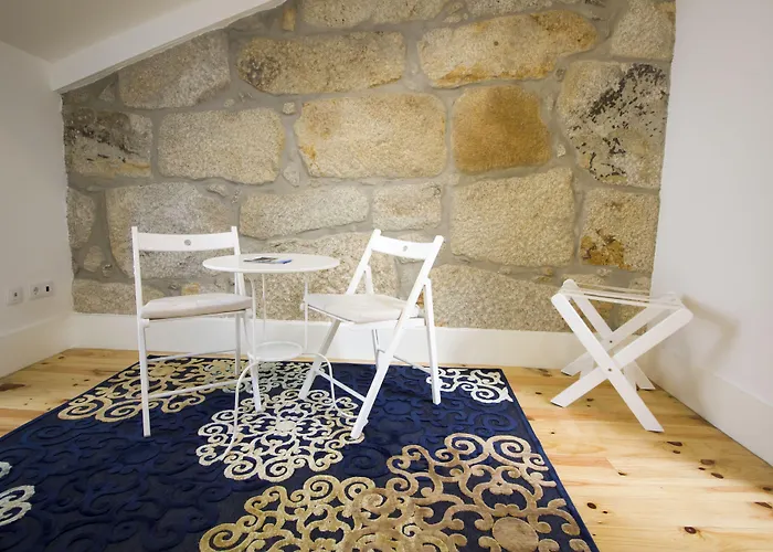 Turista Da Trindade B&B 포르투